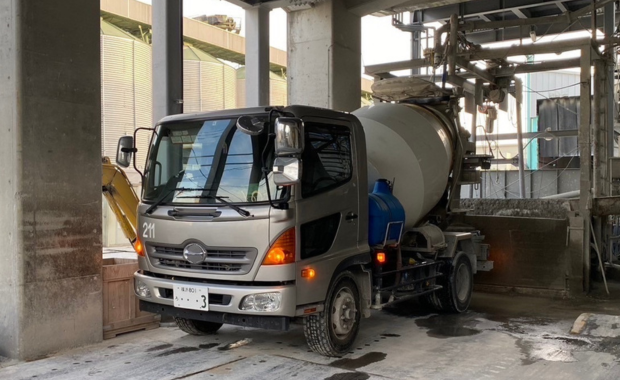 ミキサー車運転手